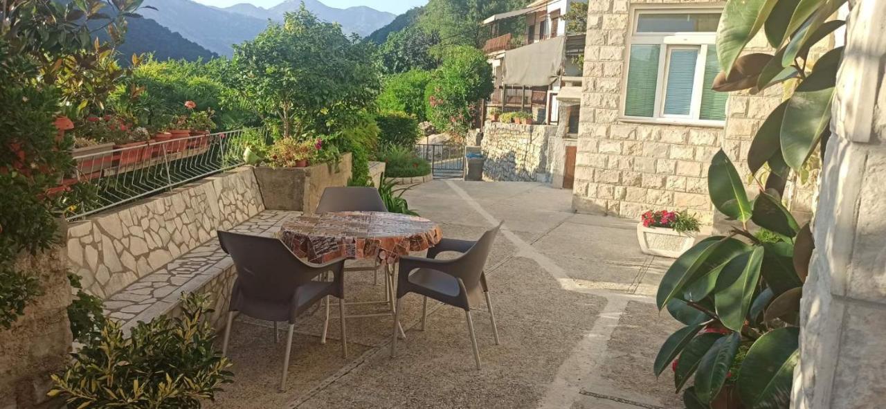 Apartments Todorovic Tivat Eksteriør billede